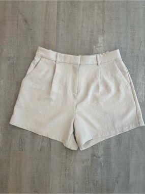 Abercrombie & Fitch High-Rise Cream Tailored Shorts